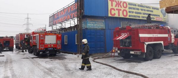 На алматинском рынке Ушконыр сгорела СТО На алматинском рынке Ушконыр сгорела СТО - Sputnik Казахстан