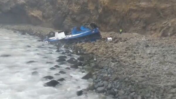 Автобус более чем с 50 пассажирами рухнул в стометровую пропасть в Перу - Sputnik Казахстан