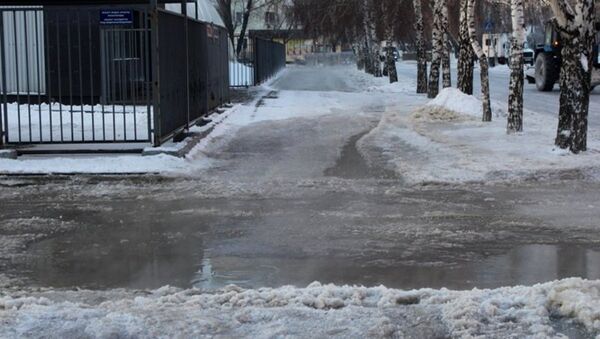 Улицу затопило из-за аварии на водопроводе в Петропавловске - Sputnik Казахстан