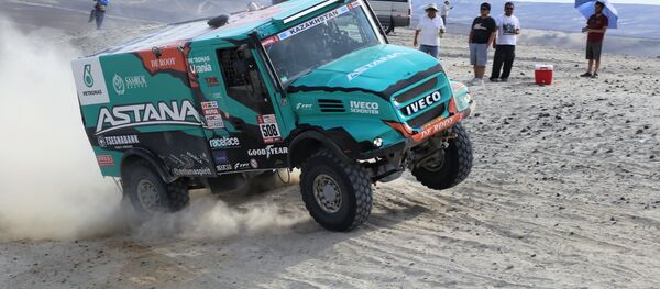 Казахстанская команда на этапе Дакар-2018 Казахстанская команда на этапе Дакар-2018 - Sputnik Казахстан