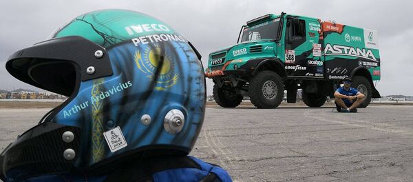 Казахстанская команда на этапе Дакар-2018 - Sputnik Казахстан