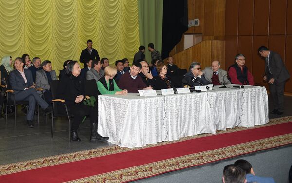 Пресс-конференция в здании театра имени Ауэзова - Sputnik Казахстан