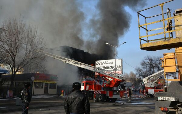 Пожар в торговом доме Карагаш в Талдыкоргане - Sputnik Казахстан