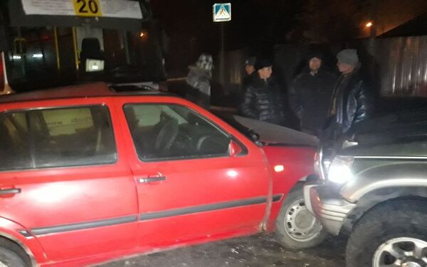 Автобус и два автомобиля столкнулись в Алматы - Sputnik Казахстан