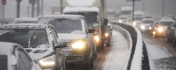 Автомобили на зимней трассе, архивное фото Автомобили на зимней трассе, архивное фото - Sputnik Казахстан