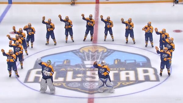 Хоккеистки танцуют - Sputnik Казахстан