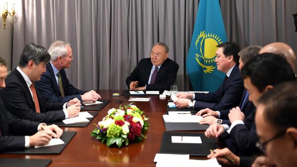 Встреча Назарбаева с главным исполнительным директором компании ExxonMobil Дарреном Вудсом - Sputnik Казахстан