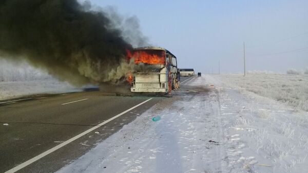 Автобус загорелся в Актюбинской области: погибли 52 человека, фото с места событий - Sputnik Казахстан