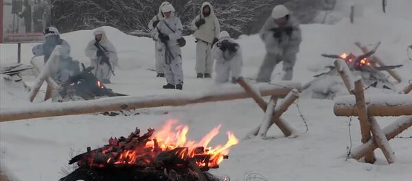 Учения морпехов Северного флота в условиях, близких к арктическим - Sputnik Казахстан