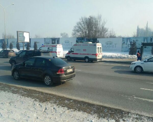 Массовое ДТП на пересечении ул. Аль-Фараби-Сейфуллина Массовое ДТП на пересечении ул. Аль-Фараби-Сейфуллина - Sputnik Казахстан