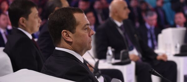 Дмитрий Медведев на Международном форуме Цифровая повестка в эпоху глобализации - Sputnik Казахстан