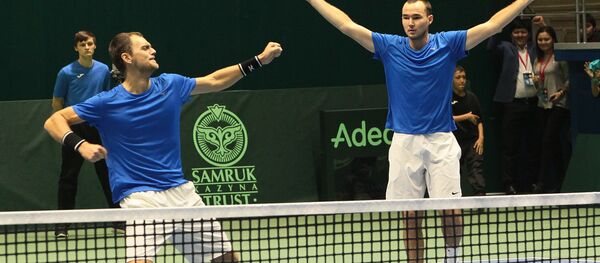 Александр Недовесов и Тимур Хабибулин Александр Недовесов и Тимур Хабибулин - Sputnik Казахстан