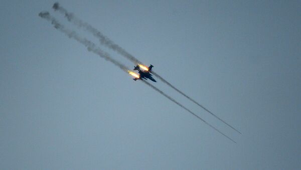 Самолет-штурмовик Су-25 в небе, архивное фото - Sputnik Казахстан