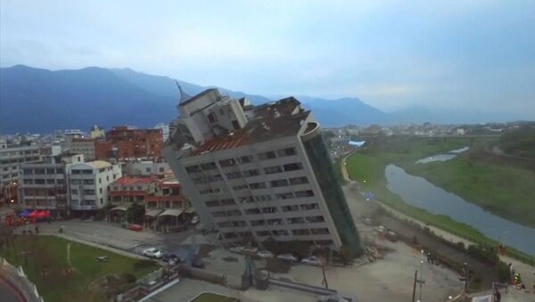Последствия разрушительного землетрясения на Тайване - Sputnik Казахстан