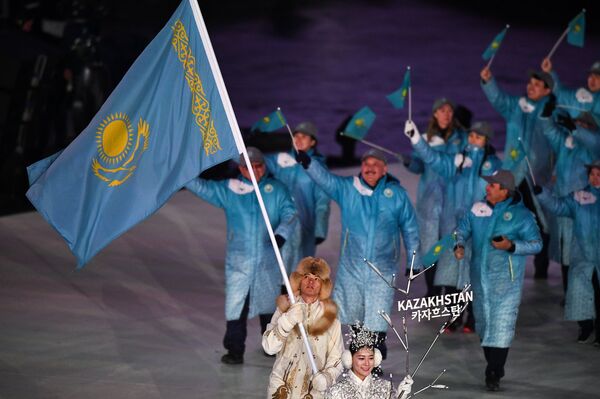 Спортсмены сборной Казахстана на церемонии открытия XXIII зимних Олимпийских игр в Пхенчхане - Sputnik Казахстан