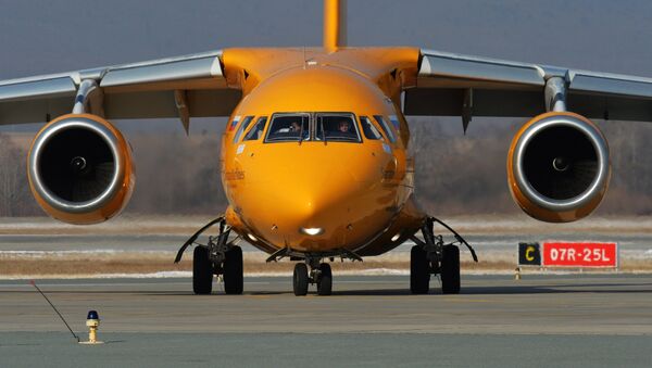 Самолет Ан-148-100В авиакомпании Саратовские авиалинии, архивное фото - Sputnik Казахстан