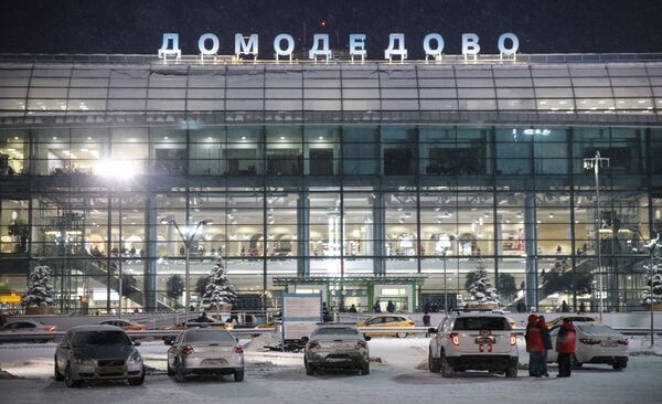 Ситуация в аэропорту Домодедово - Sputnik Казахстан