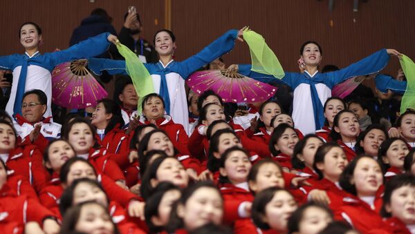 Северокорейские чирлидерши на Олимпийских играх в Пхенчхане - Sputnik Казахстан