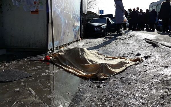 Смертельный наезд на пешеходов на ул. Кудерина - Sputnik Казахстан