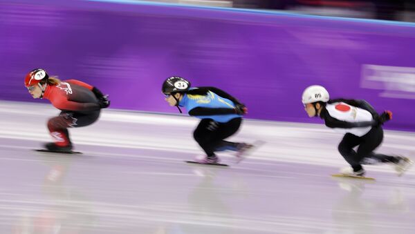 Зимние Олимпийские игры, Пхенчхан 2018 года, Анастасия Крестова в центре фото - Sputnik Казахстан