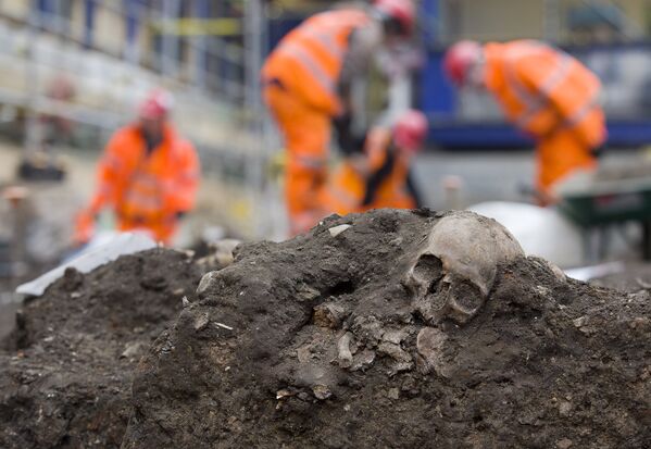 Раскопки на месте Бетлемской королевской больницы в Лондоне - Sputnik Казахстан