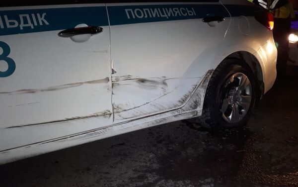 Угнал и повредил авто - Sputnik Казахстан