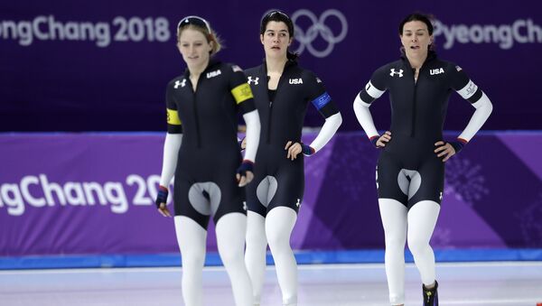 Форма олимпийской сборной США по конькобежному спорту вызвала неоднозначную реакцию у пользователей соцсетей   - Sputnik Казахстан