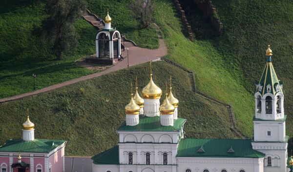 Вид на набатный колокол и церковь Рождества Иоанна Предтечи на Торгу в Нижнем Новгороде - Sputnik Казахстан
