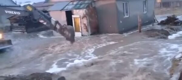 Талые воды уже несколько дней топят дома в пяти районах Алматинской области, а также в городе Талдыкоргане - Sputnik Казахстан