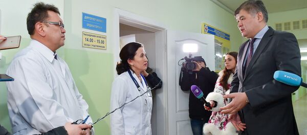 Министр здравоохранения Елжан Биртанов в ходе поездки в Северо-Казахстанскую область - Sputnik Казахстан