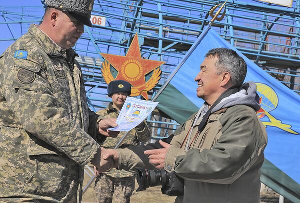 Пресс-тур в десантно-штурмовую бригаду - Sputnik Казахстан