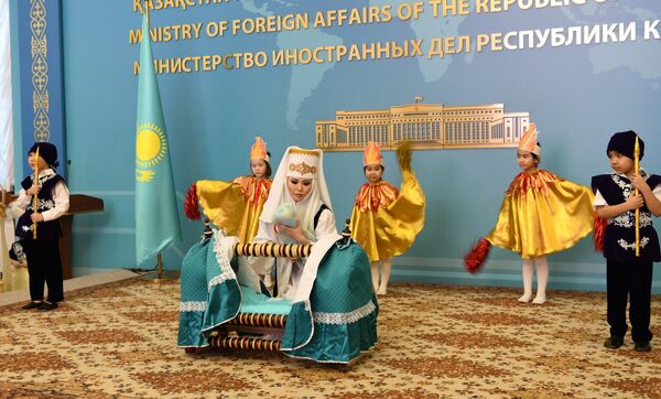 Благотворительная ярмарка от сотрудников министерства иностранных дел - Sputnik Казахстан