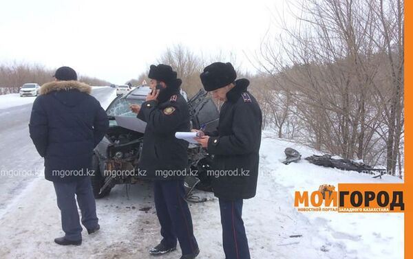 В ЗКО столкнулись пассажирский автобус и легковушка: 1 человек погиб и несколько ранены - Sputnik Казахстан