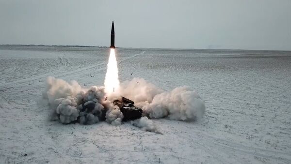 Боевой пуск ракеты ОТРК Искандер-М состоялся на полигоне Капустин Яр - Sputnik Казахстан