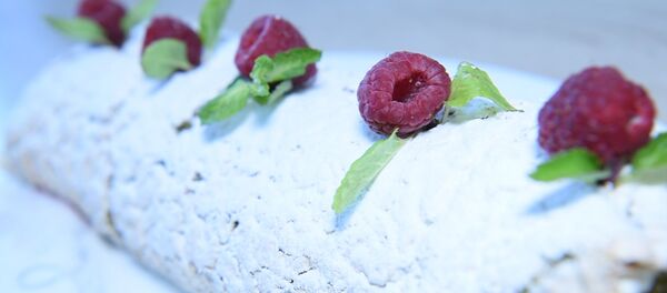 Быстро и вкусно: как приготовить модный фисташковый рулет - Sputnik Казахстан