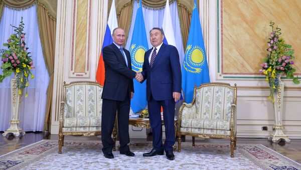 Президент РФ Владимир Путин и президент Казахстана Нурсултан Назарбаев, архивное фото - Sputnik Казахстан
