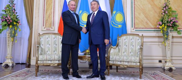 Президент РФ Владимир Путин и президент Казахстана Нурсултан Назарбаев, архивное фото Президент РФ Владимир Путин и президент Казахстана Нурсултан Назарбаев, архивное фото - Sputnik Казахстан