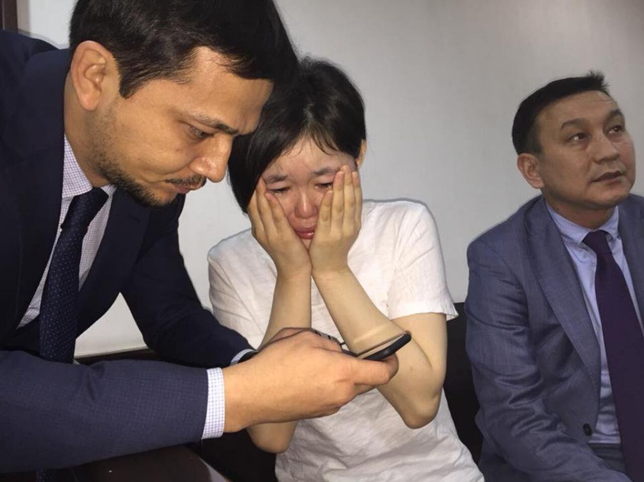 Тұтқынды жыныстық қатынас арқылы азаптауда (фото) Тұтқынды жыныстық қатынас арқылы азаптауда (фото)