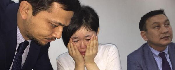 Ақжаркын Тұрлыбай мен адвокат Сұңқар Нұрмағанбетов - Sputnik Қазақстан