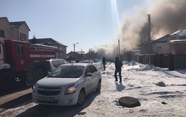 Пожар в микрорайоне Юго-Восток в Астане - Sputnik Казахстан