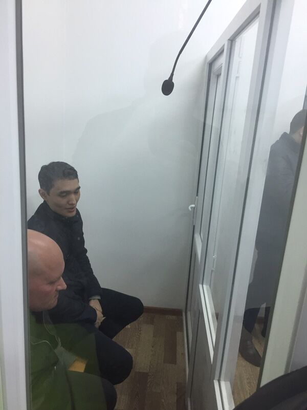 Директор батутного центра Даурен Туяков и сварщик Александр Жук на вынесении приговора по делу о пожаре в Almaty Towers Директор батутного центра Даурен Туяков и сварщик Александр Жук на вынесении приговора по делу о пожаре в Almaty Towers - Sputnik Казахстан