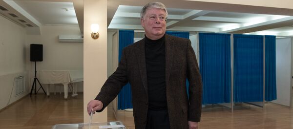 Посол России в Казахстане Алексей Бородавкин на избирательном участке в Астане Посол России в Казахстане Алексей Бородавкин на избирательном участке в Астане - Sputnik Казахстан