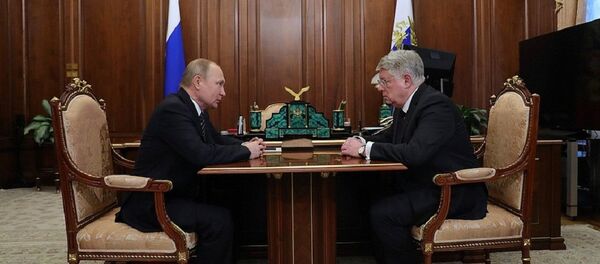 Президент РФ Владимир Путин встретился с Чрезвычайным и Полномочным послом России в Казахстане Алексеем Бородавкиным - Sputnik Казахстан