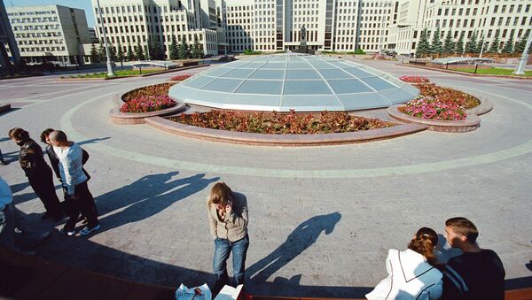 Вид на комплекс зданий Правительства Республики Беларусь со стороны площади Независимости в Минске, архивное фото - Sputnik Казахстан