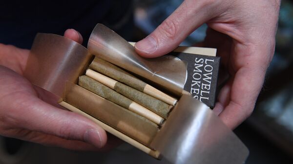 Сигареты с марихуаной, архивное фото - Sputnik Казахстан