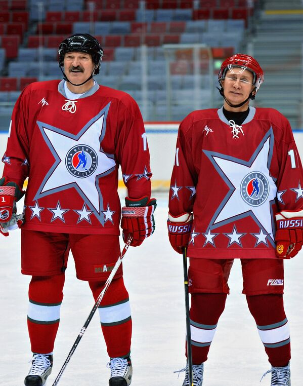 В.Путин принял участие в товарищеском хоккейном матче - Sputnik Казахстан