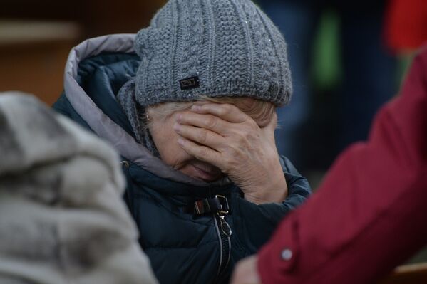 Родственница одного из пропавших без вести при пожаре в торговом центре «Зимняя вишня» в Кемерово - Sputnik Казахстан