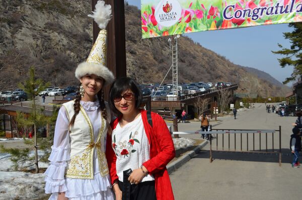 Поездка путешественников из Китая проходила в дни празднования Наурыза - Sputnik Казахстан