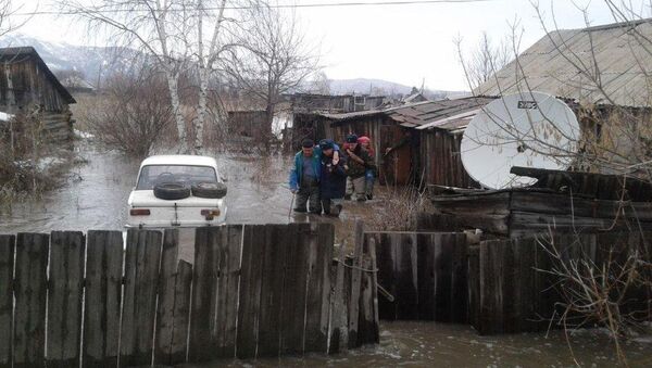 Подтопления в в селе Верх-Уба, Шемонаихинский район ВКО - Sputnik Казахстан