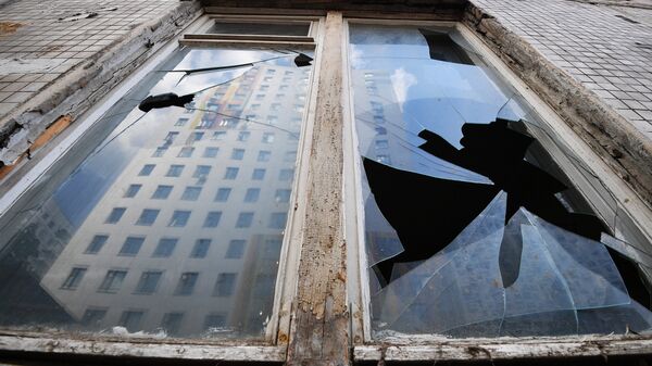 Разбитые окна, архивное фото - Sputnik Казахстан